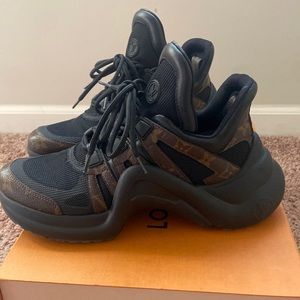Louis Vuitton sneakers, Size 8, Leather (fits tight)